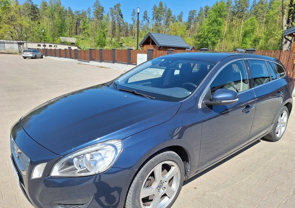 Volvo V60 cena 31500 przebieg: 207700, rok produkcji 2011 z Supraśl małe 172